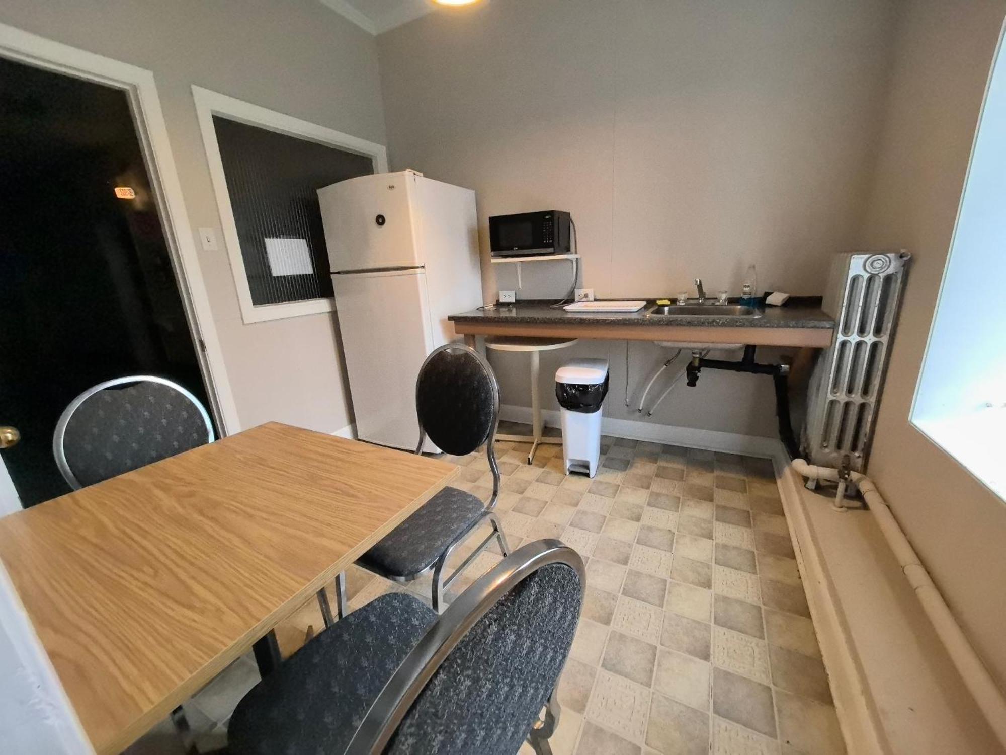 Auberge Du Couvent Saint-Casimir Esterno foto